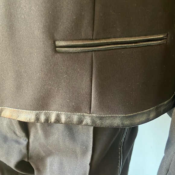 Danier bomber jacket with leather details - Picture 3 of 8